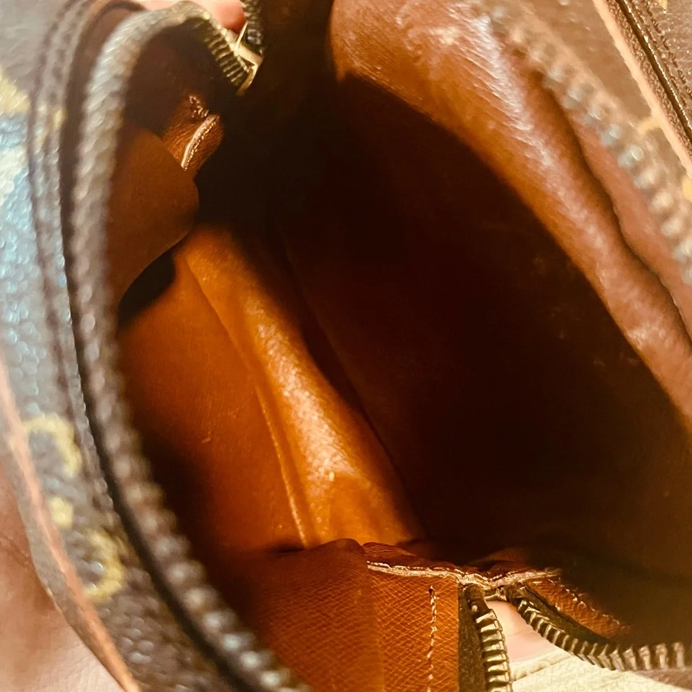 Louis Vuitton Brown Monogram Men's crossbody bag - Picture 9 of 16